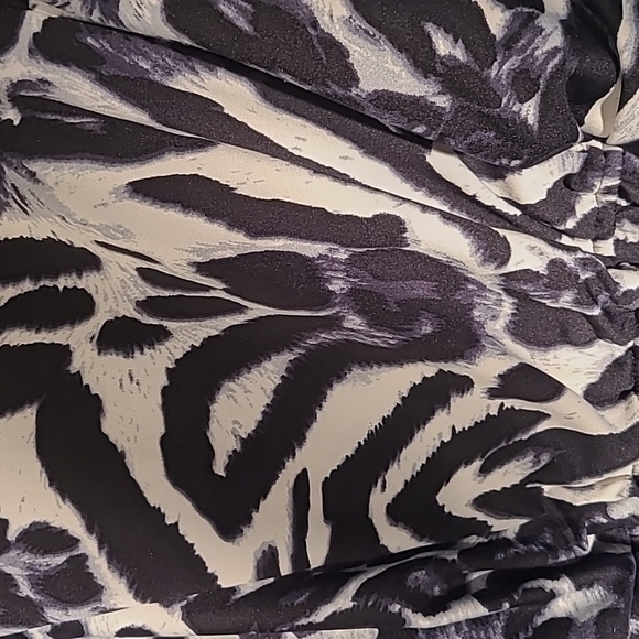 - Sandra Darren Size 12 Animal Print Dress - Picture 3 of 6